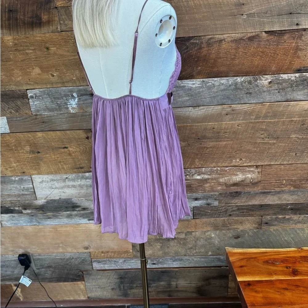 Victoria’s Secret Lavender Lace Babydoll Nightie Set– Size M